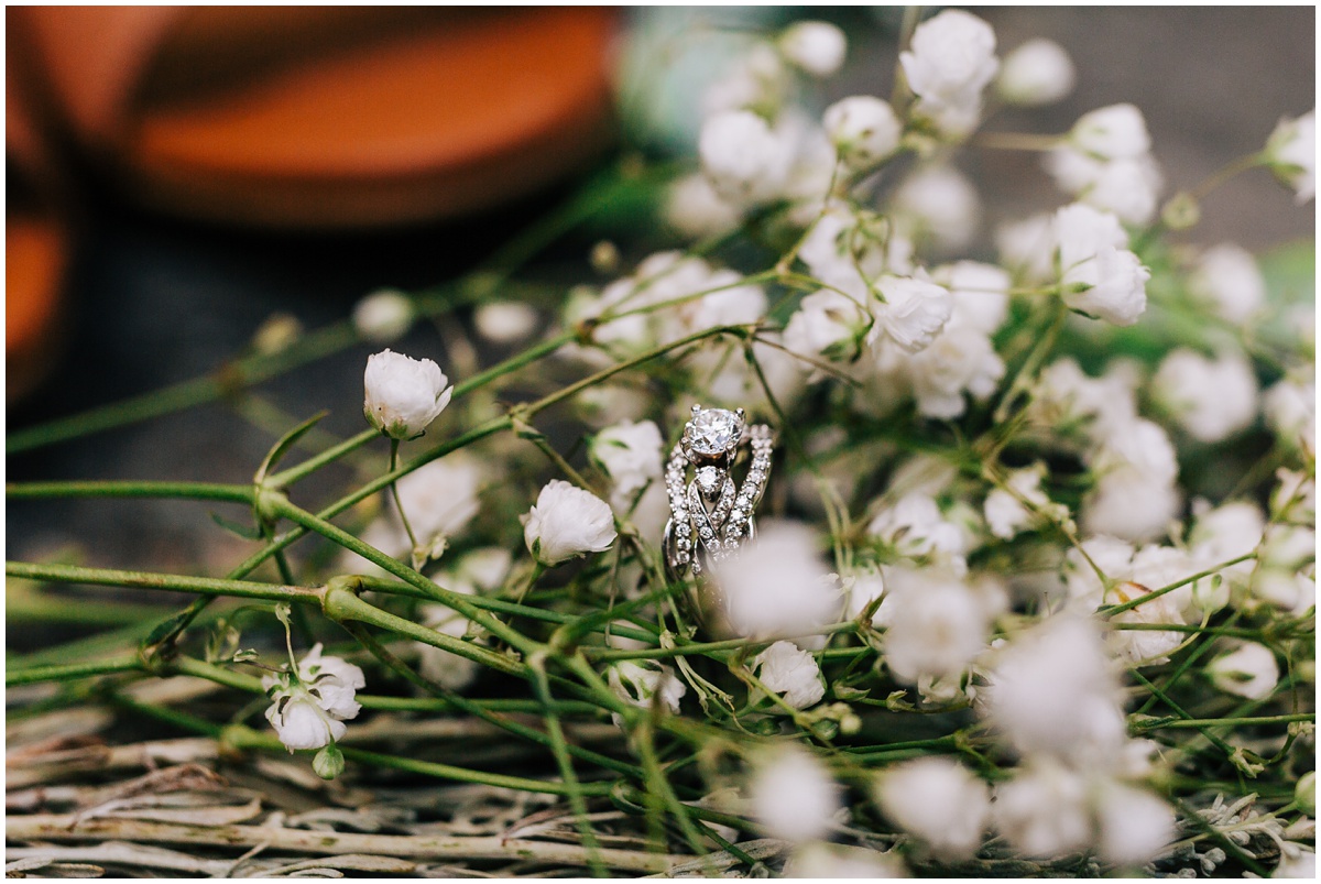 ring photo in flowers | glenwood treefarm tacoma washington photographer