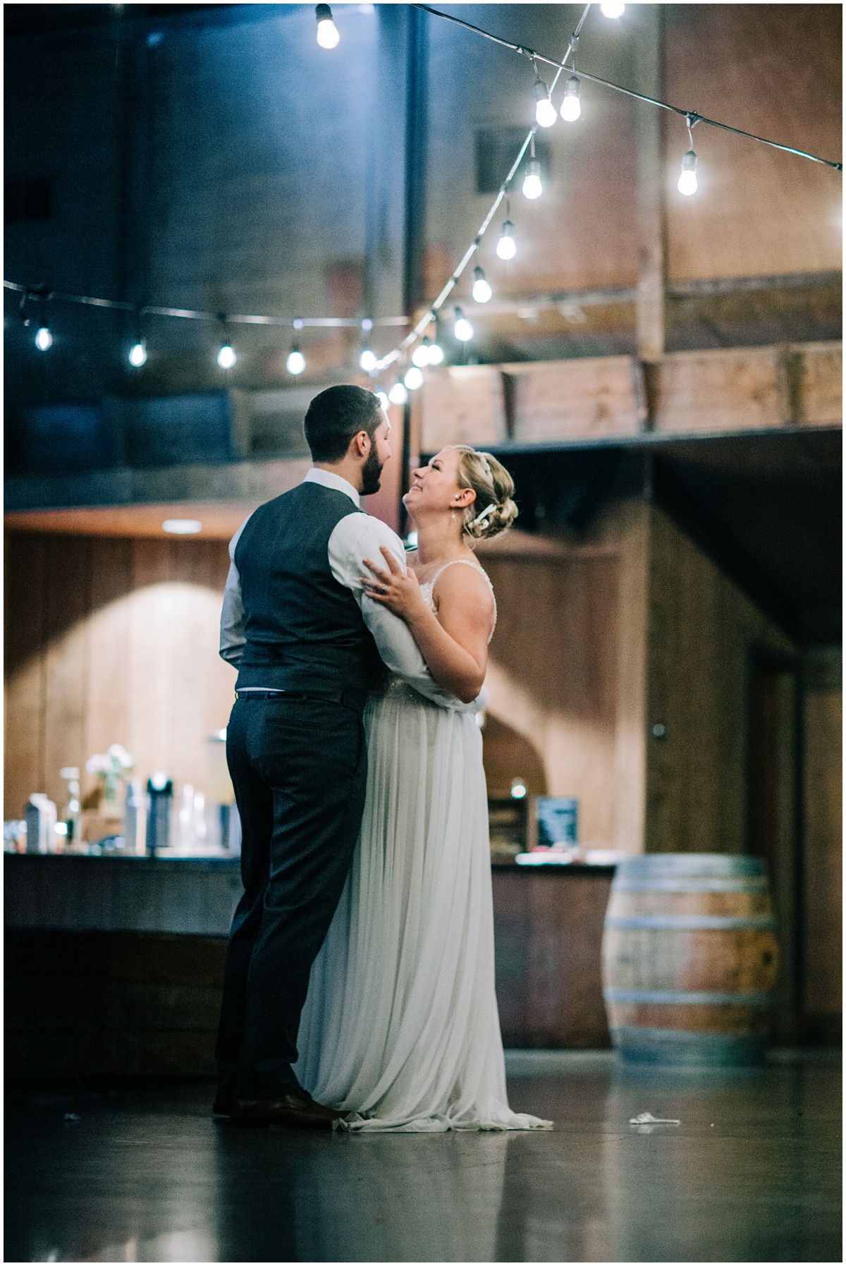 bride and groom first dance
