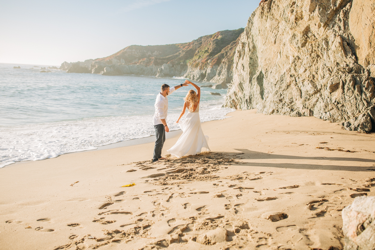 couple dancing on the beach